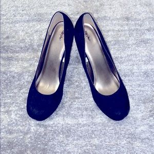 Mossimo Black Suede Platform Heel